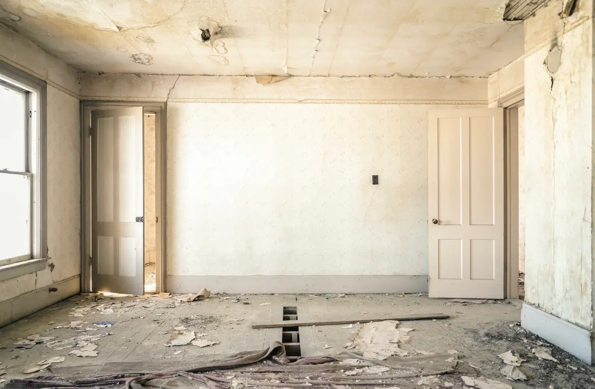 Waste disposal crew managing a cleanout project in Apopka